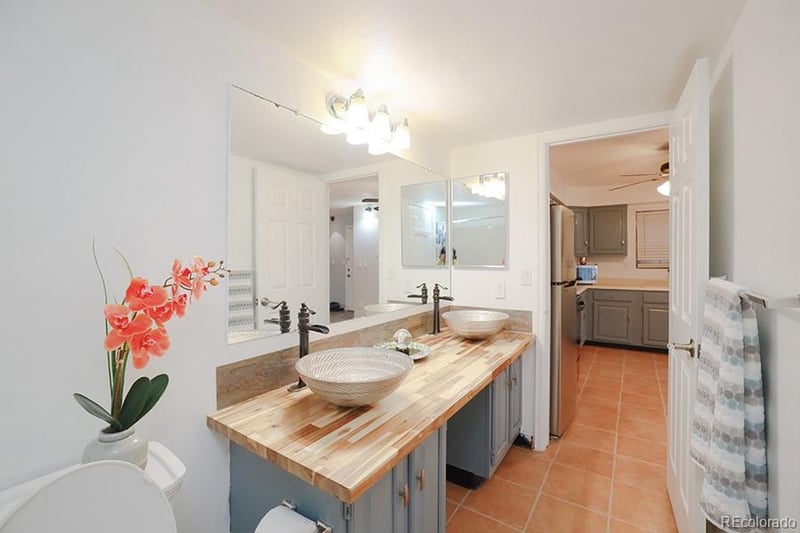 12043 W Cross Dr #208, Littleton, CO 80127