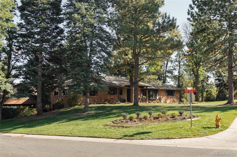 8 Cherry Vale Dr, Englewood, CO 80113
