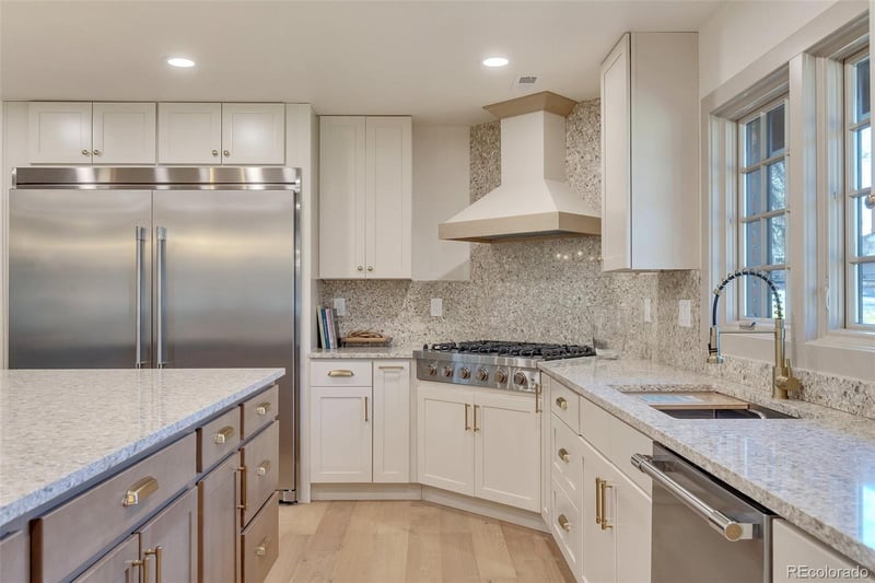 8 Cherry Vale Dr, Englewood, CO 80113