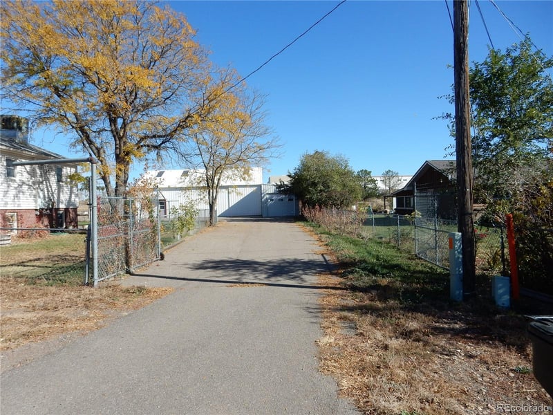 19200 Smith Rd, Aurora, CO 80011
