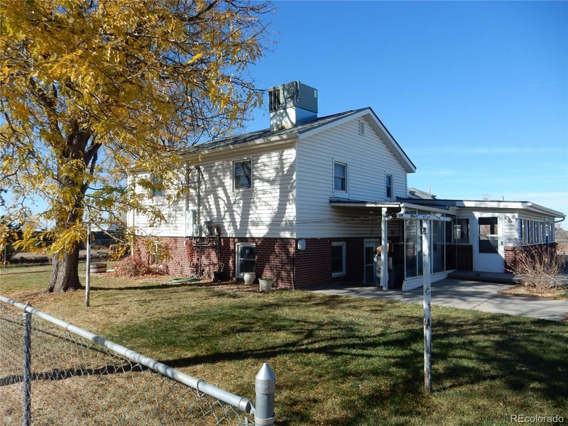 19200 Smith Rd, Aurora, CO 80011