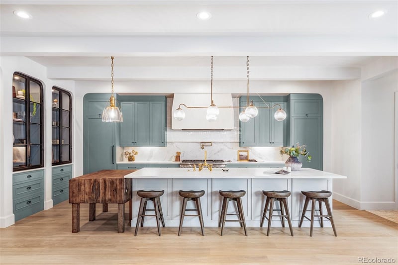2150 S Saint Paul St, Denver, CO 80210