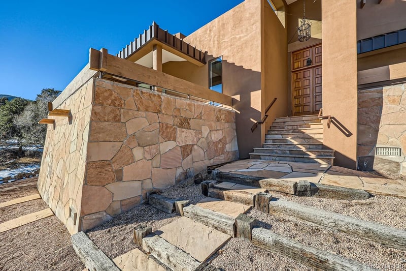 6697 Wauconda Dr, Larkspur, CO 80118