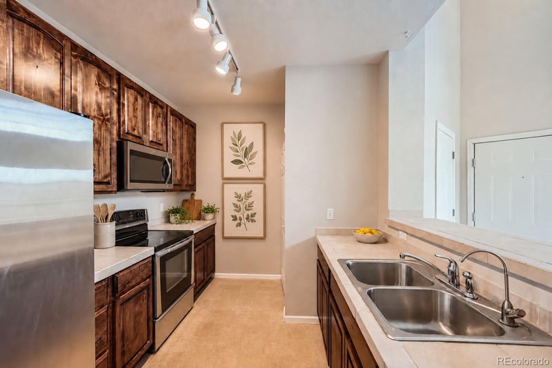 9481 E Mansfield Ave #305, Aurora, CO 80014