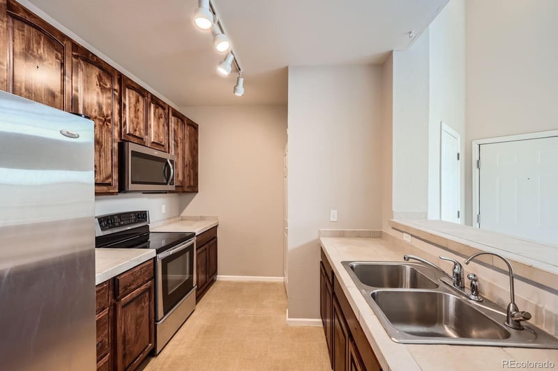 9481 Mansfield Ave #305, Aurora, CO 80014