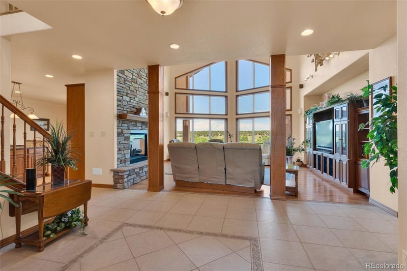 5616 River View Ln, Pueblo, CO 81004