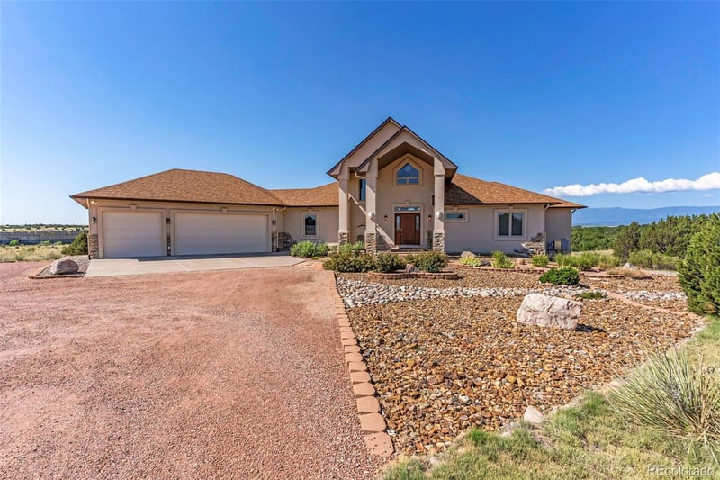5616 River View Ln, Pueblo, CO 81004