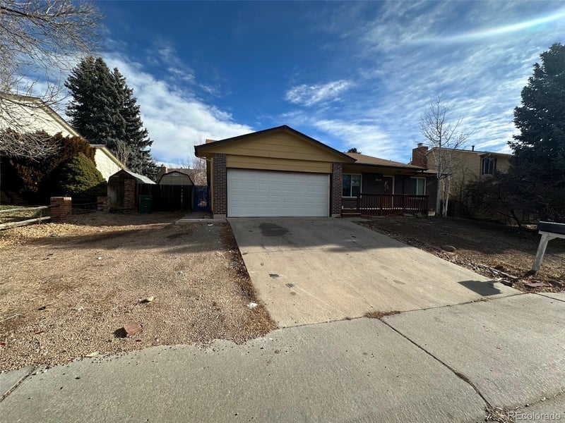 2084 Rifle St, Aurora, CO 80013