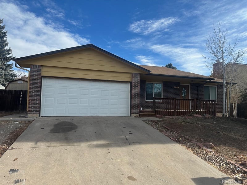 2084 Rifle St, Aurora, CO 80013
