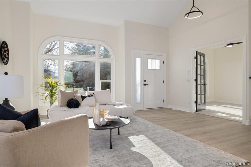 7842 W Oxford Cir, Lakewood, CO 80235