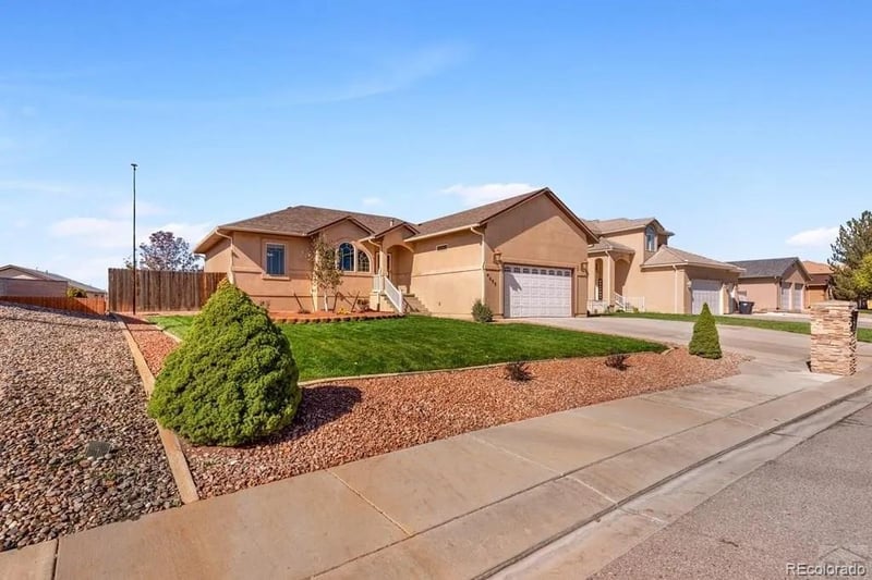 4577 Crested Hill, Pueblo, CO 81008