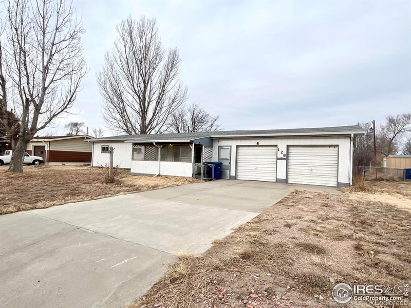128 Spruce St, Log Lane Village, CO 80705
