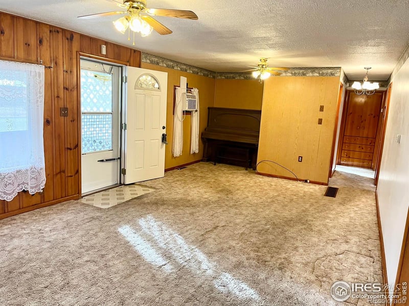 128 Spruce St, Log Lane Village, CO 80705