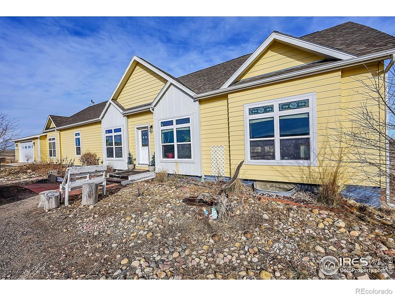 45460 Wolf Creek Dr, Bennett, CO 80102