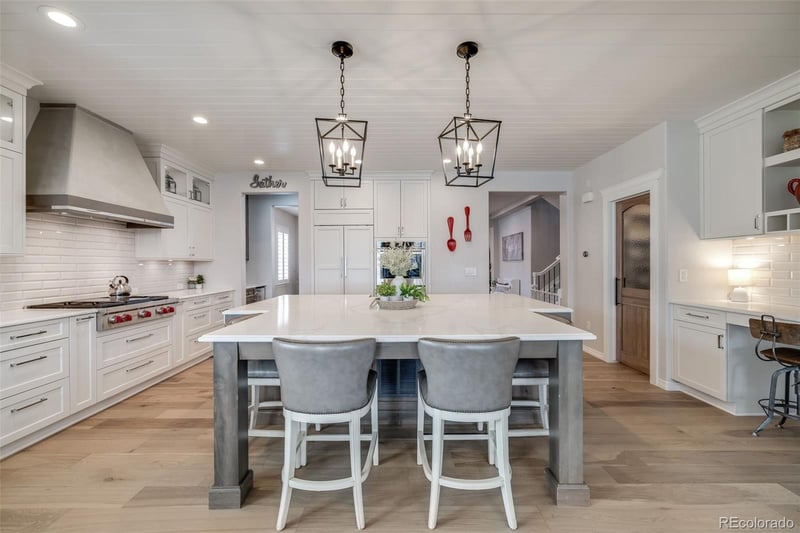 10702 Sundial Rim Rd, Highlands Ranch, CO 80126