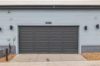 5688 N Killarney Ct, Aurora, CO 80019