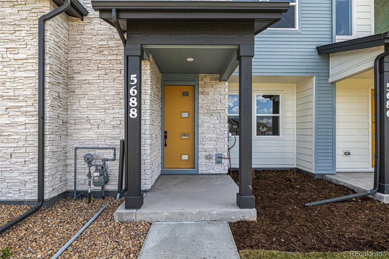 5688 Killarney Ct, Aurora, CO 80019