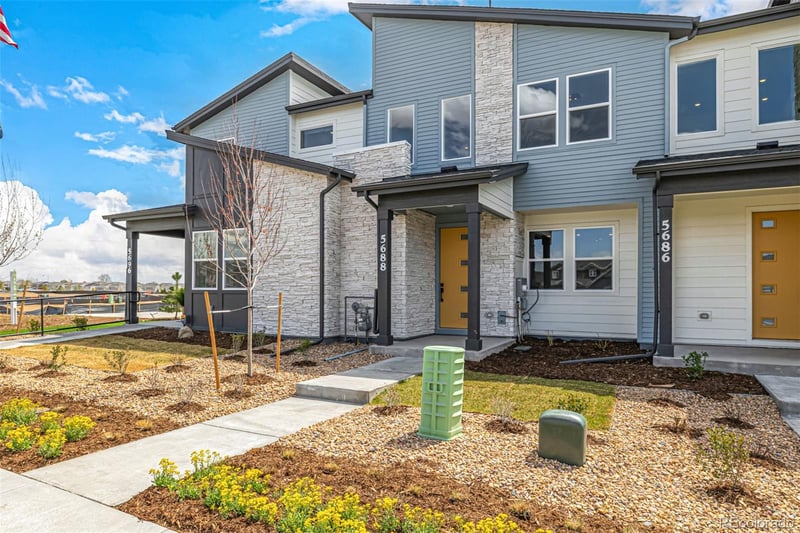 5688 Killarney Ct, Aurora, CO 80019