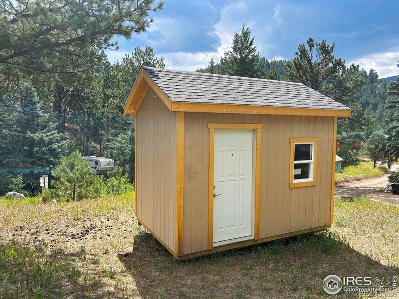 211 Streamside Dr, Glen Haven, CO 80532
