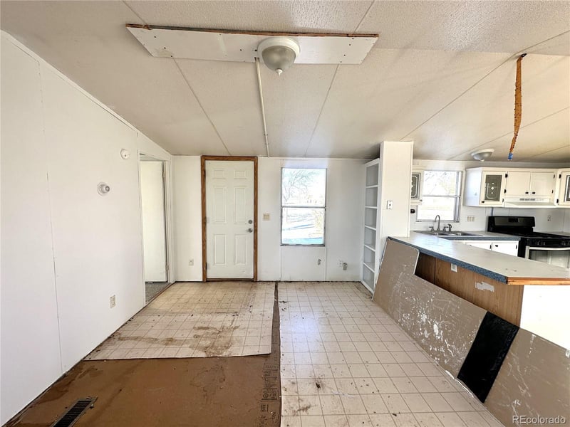 512 Colorado Ave, Arriba, CO 80804