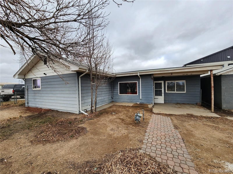35 S Main St, Keenesburg, CO 80643