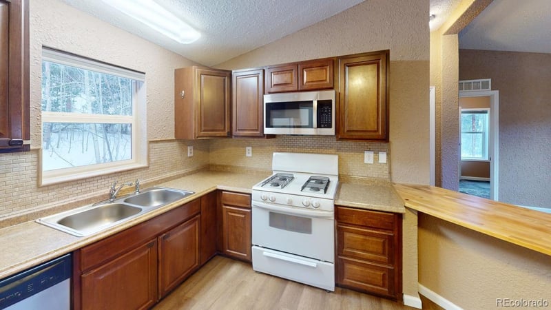311 N Oak St, Alma, CO 80420