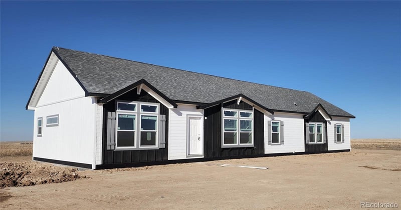 61400 E 56 Ave, Strasburg, CO 80136