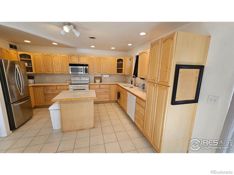 124 Cherokee Rd, Weldona, CO 80653