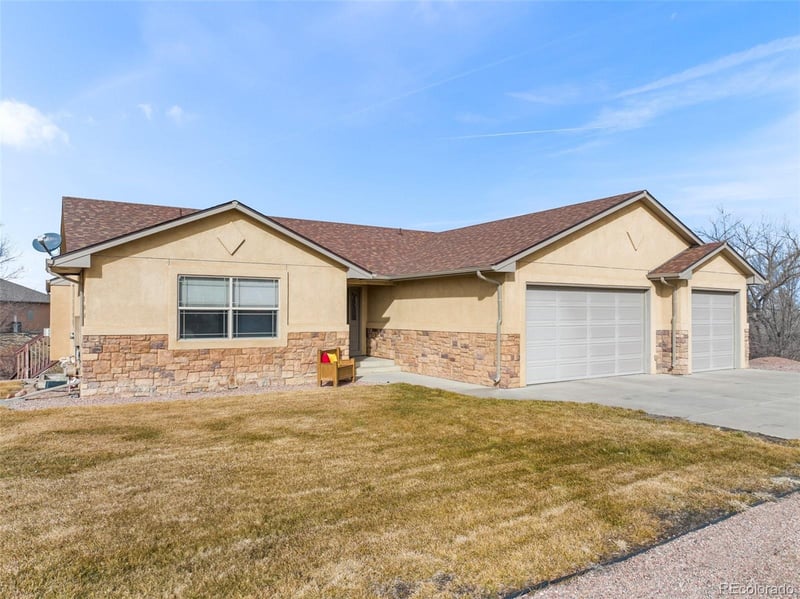 728 Lone Mesa, Pueblo, CO 81006