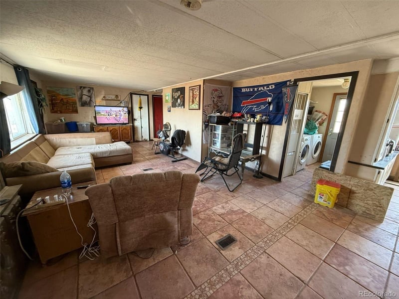 445 8th Ave, Deer Trail, CO 80105