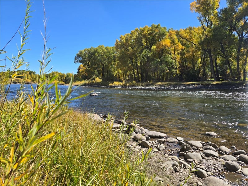 1864 River Island Dr, South Fork, CO 81154