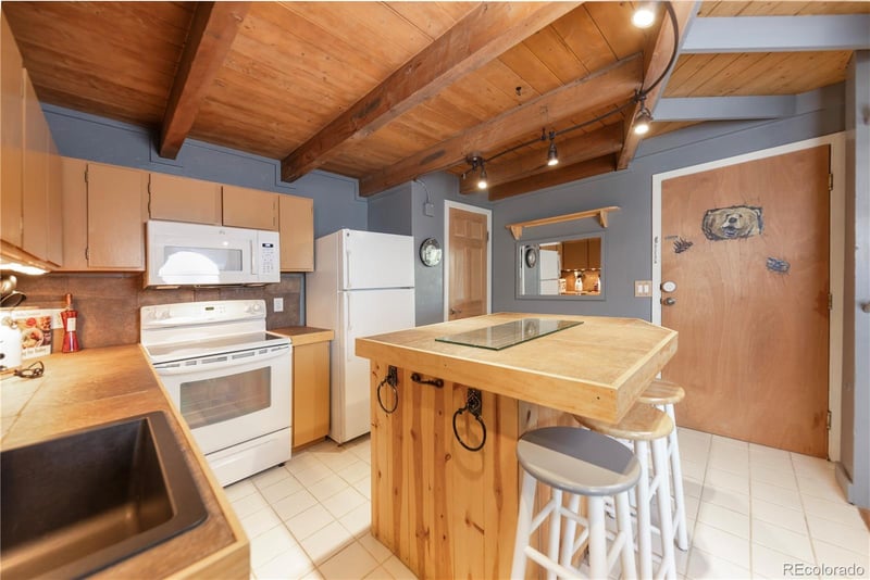 2300 Lodge Pole Cir #301, Silverthorne, CO 80498