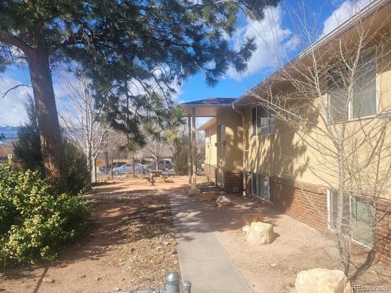 4320 Airport Rd, Colorado Springs, CO 80916