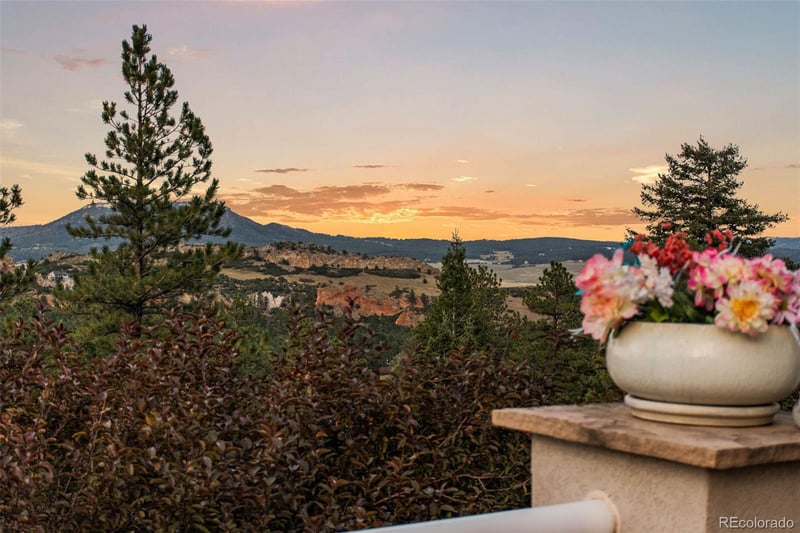 6948 Fox Cir, Larkspur, CO 80118