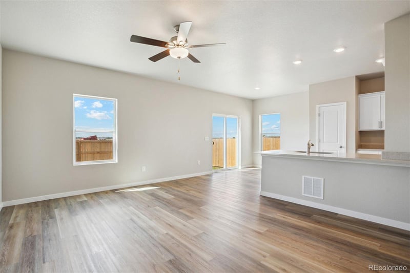 48215 Shetland Dr, Bennett, CO 80102