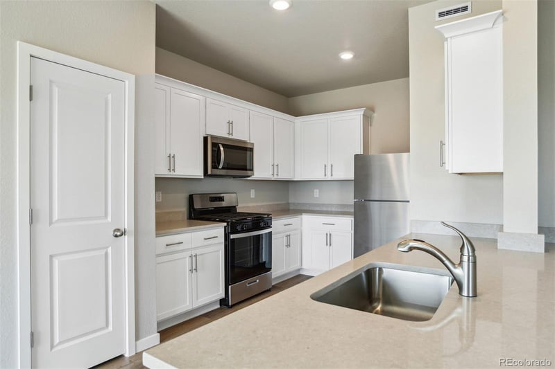 48245 Shetland Dr, Bennett, CO 80102