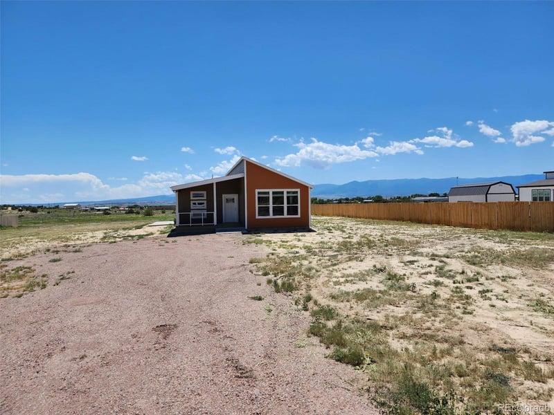772 7th St, Penrose, CO 81240