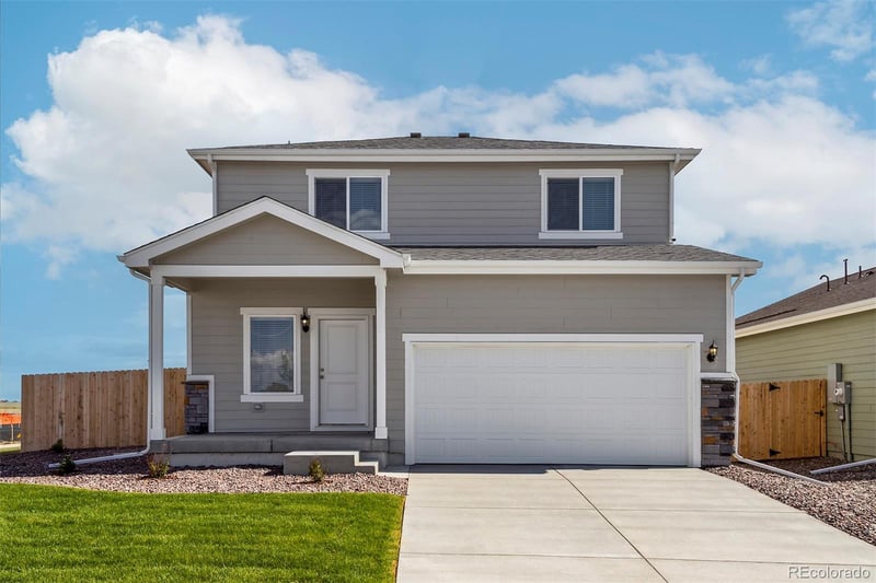 48290 Shetland Dr, Bennett, CO 80102