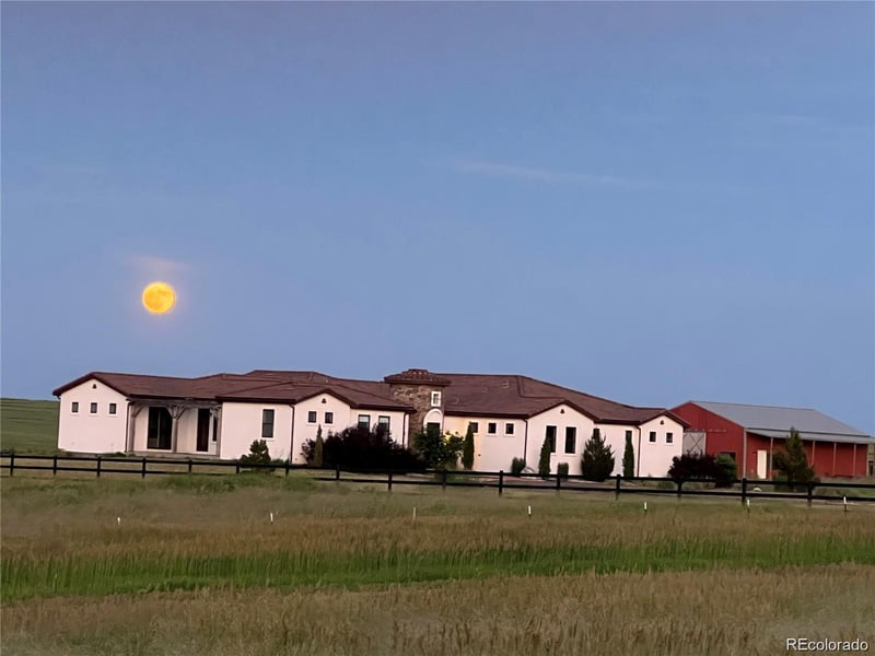 7172 S Oakleaf St, Bennett, CO 80102