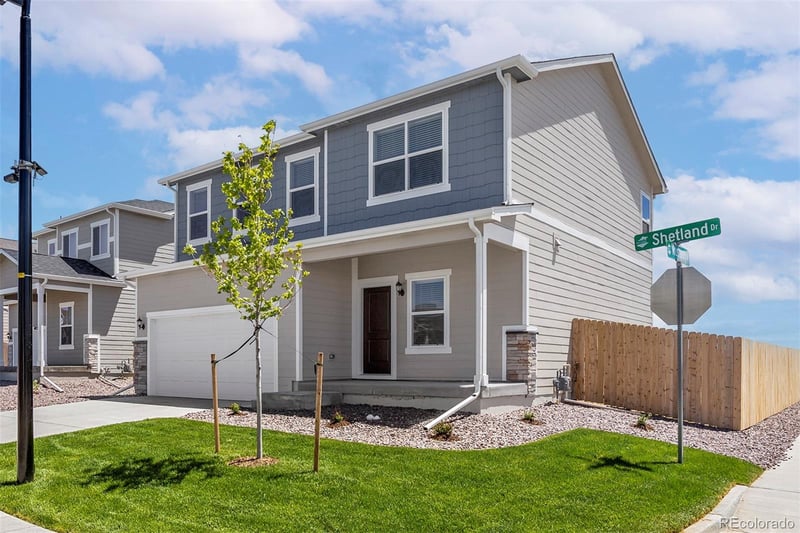 48299 Shetland Dr, Bennett, CO 80102