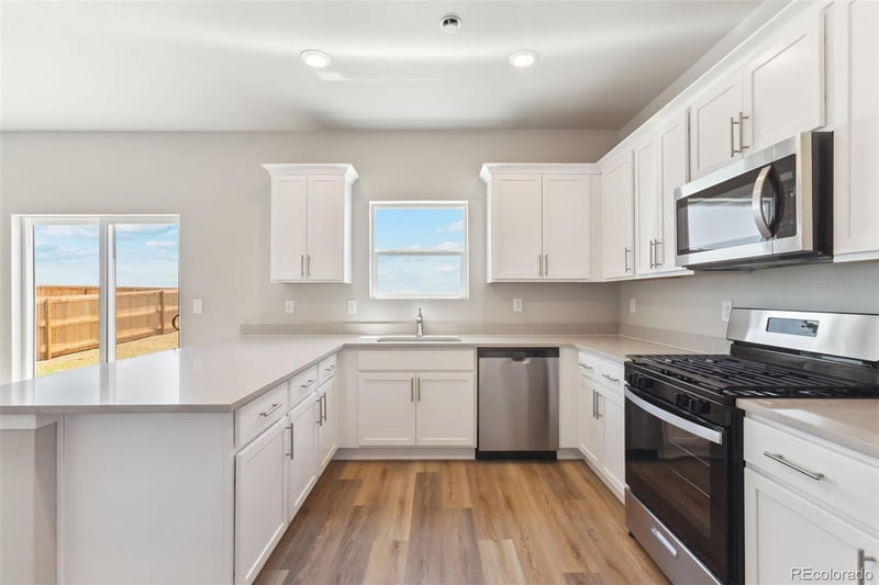 48270 Shetland Dr, Bennett, CO 80102