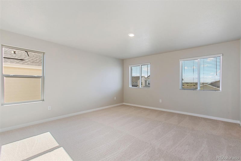 48230 Shetland Dr, Bennett, CO 80102