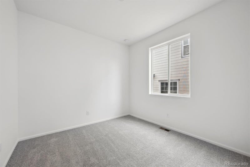 6625 Nepal St, Aurora, CO 80019