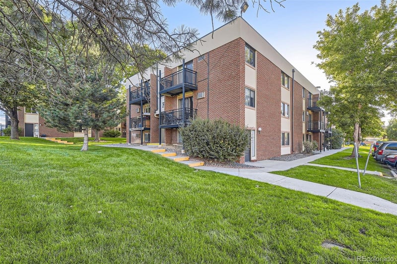 5995 W Hampden Ave #17F, Denver, CO 80227