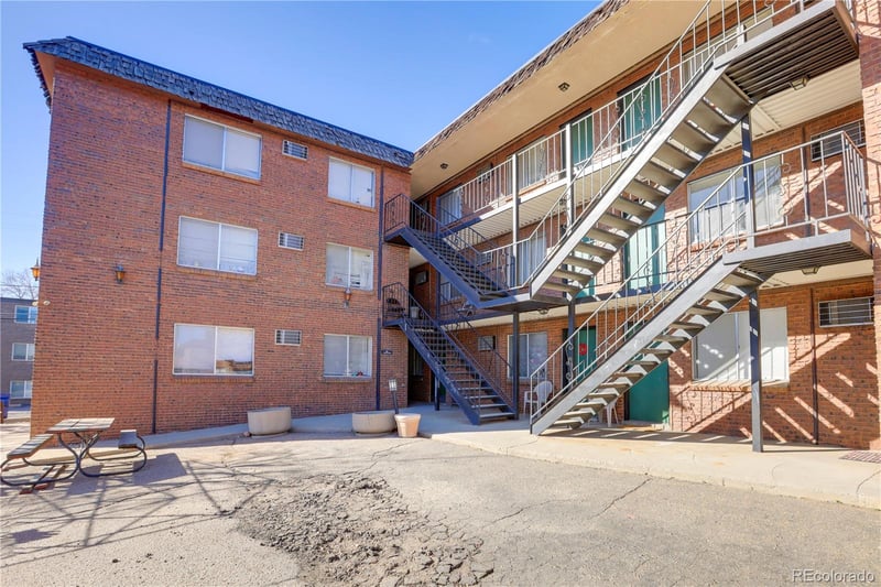3305 S Clarkson St, Englewood, CO 80113
