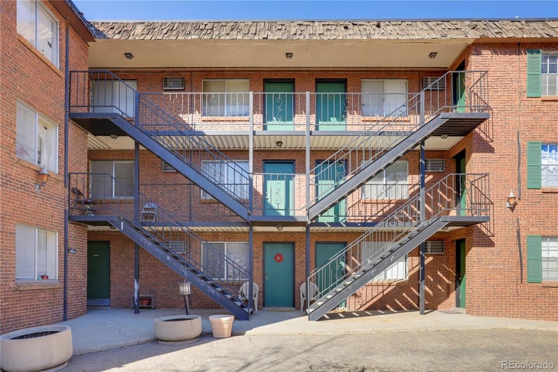 3305 S Clarkson St, Englewood, CO 80113