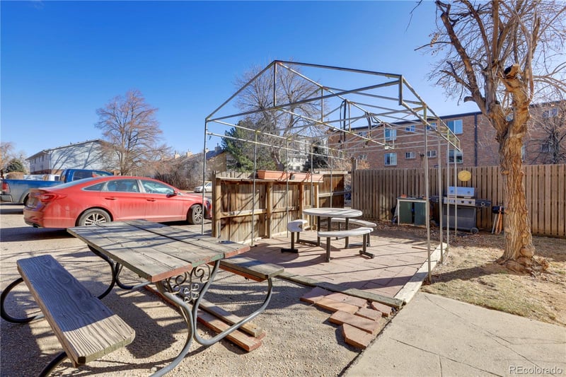 3305 S Clarkson St, Englewood, CO 80113