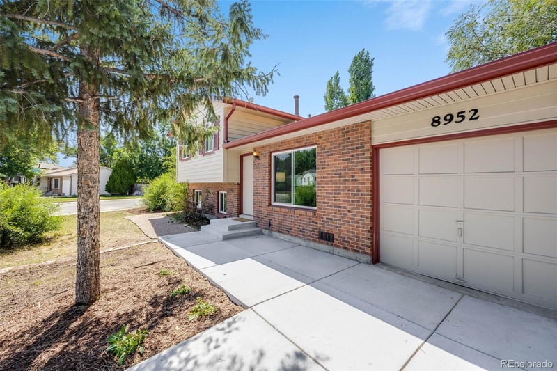 8952 W Stanford Ave, Denver, CO 80123