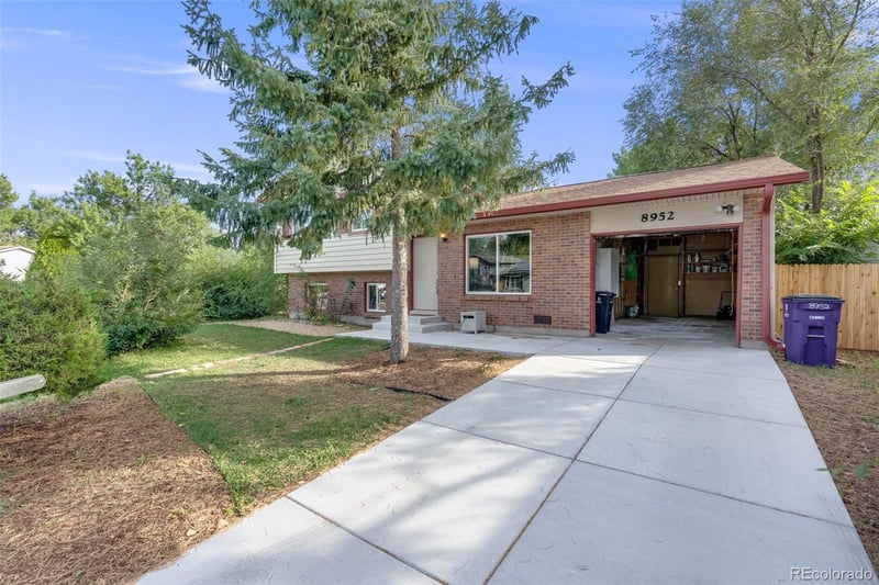 8952 W Stanford Ave, Denver, CO 80123
