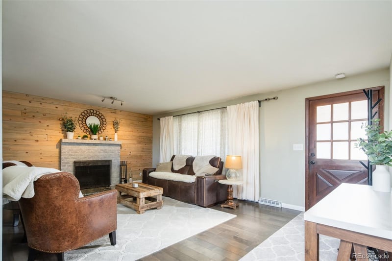 742 Yank St, Lakewood, CO 80401